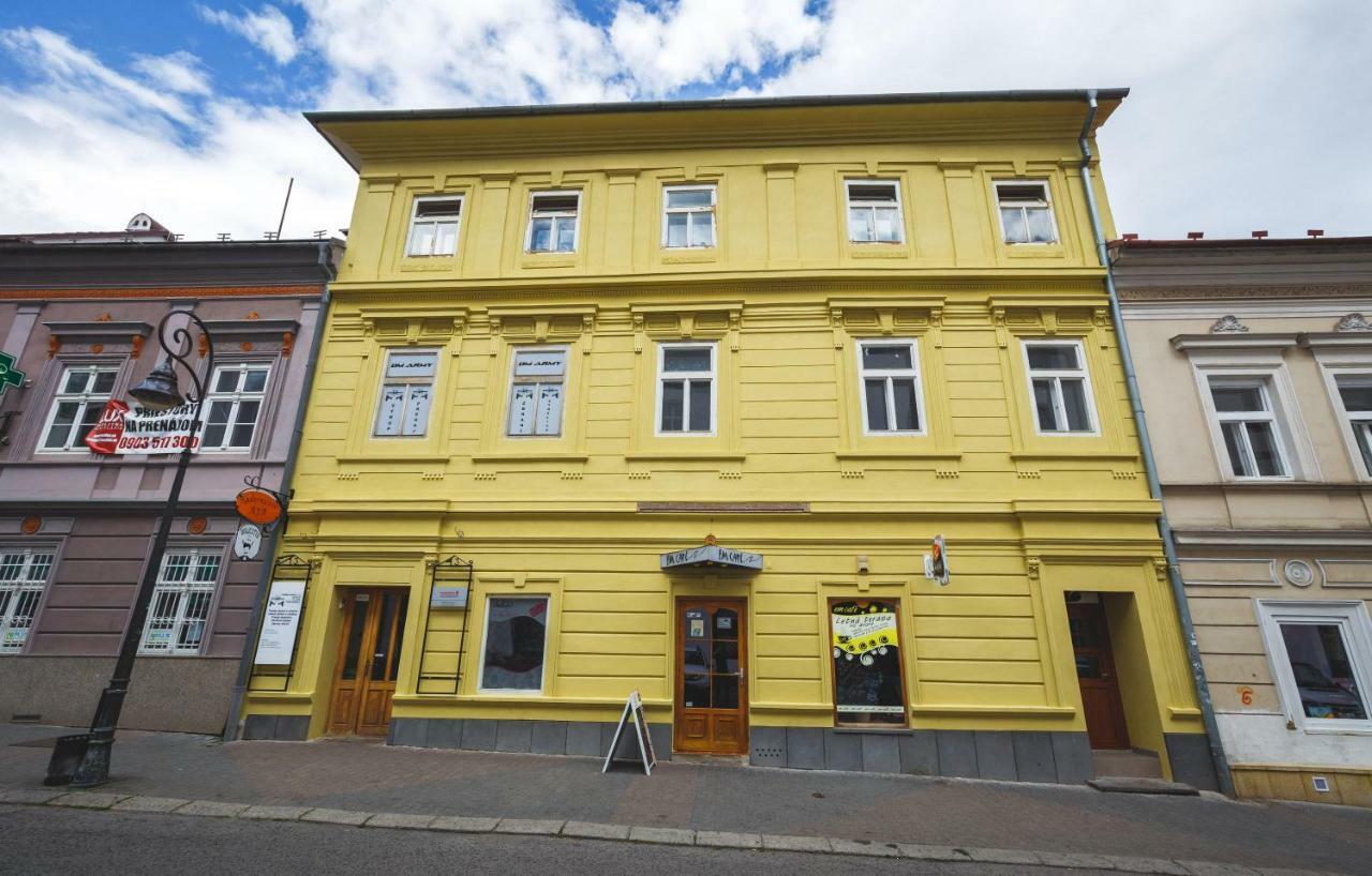 Apartman Centrum Banska Bystrica Bagian luar foto